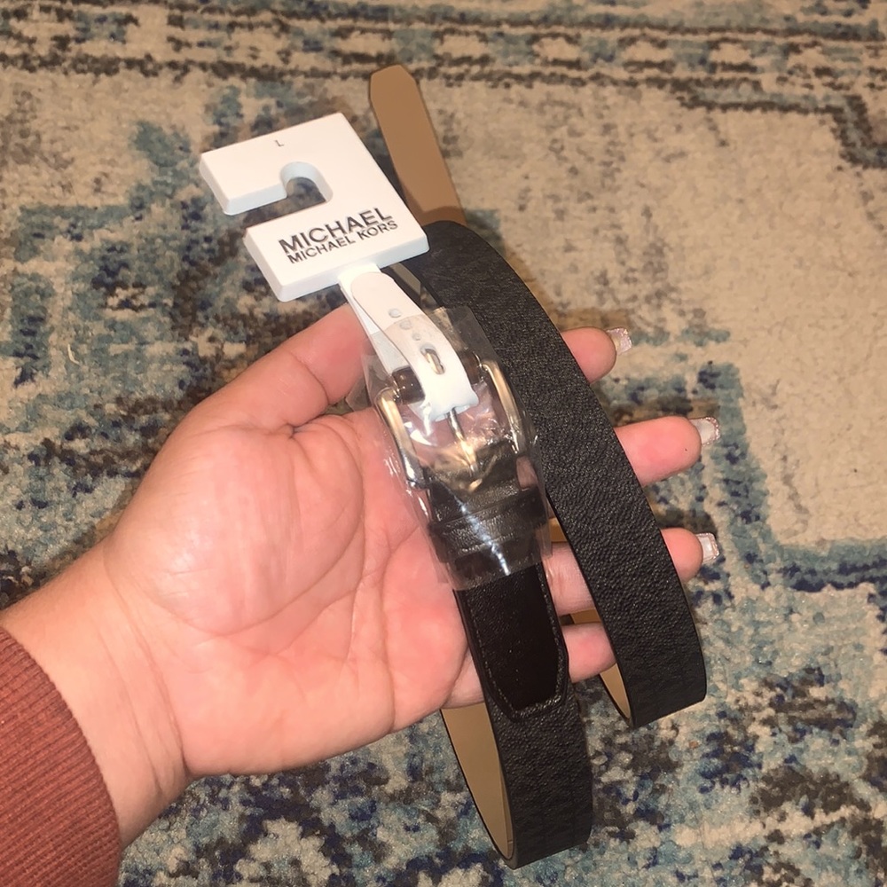 Large brand new MK belt.